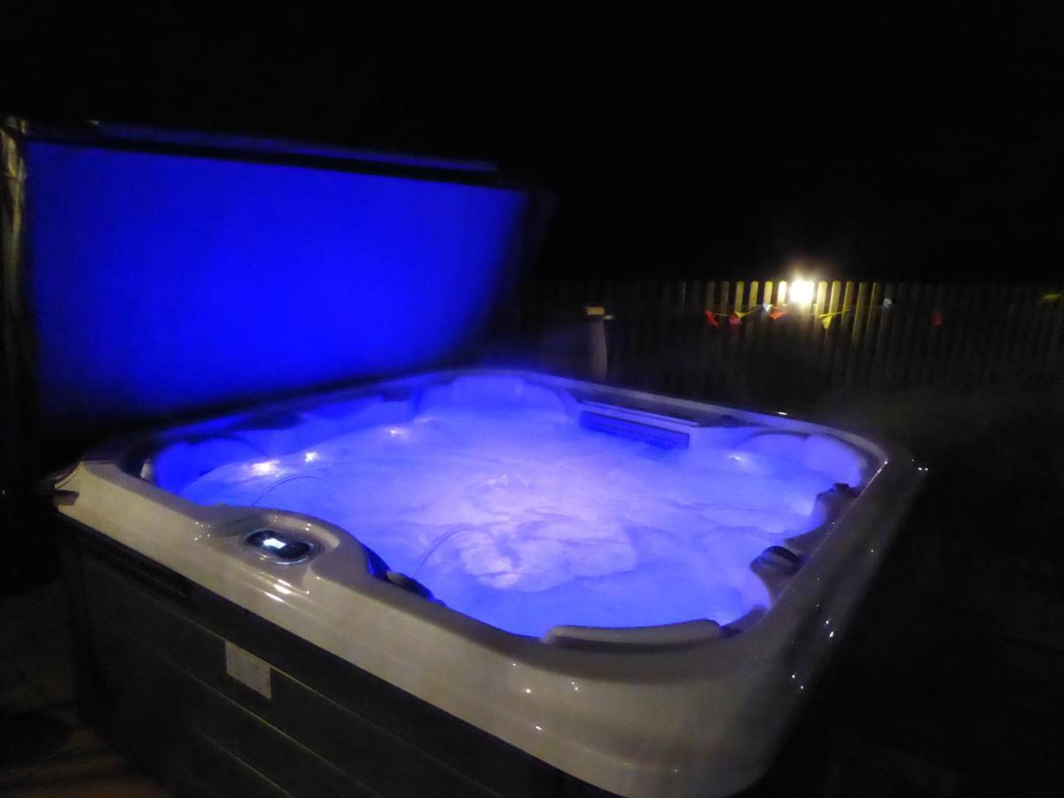 South View Country House Sleeps 12 - Hot Tub - Views Henley-in-Arden エクステリア 写真