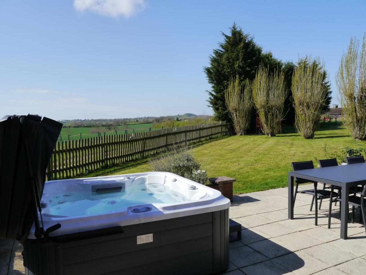 South View Country House Sleeps 12 - Hot Tub - Views Henley-in-Arden エクステリア 写真